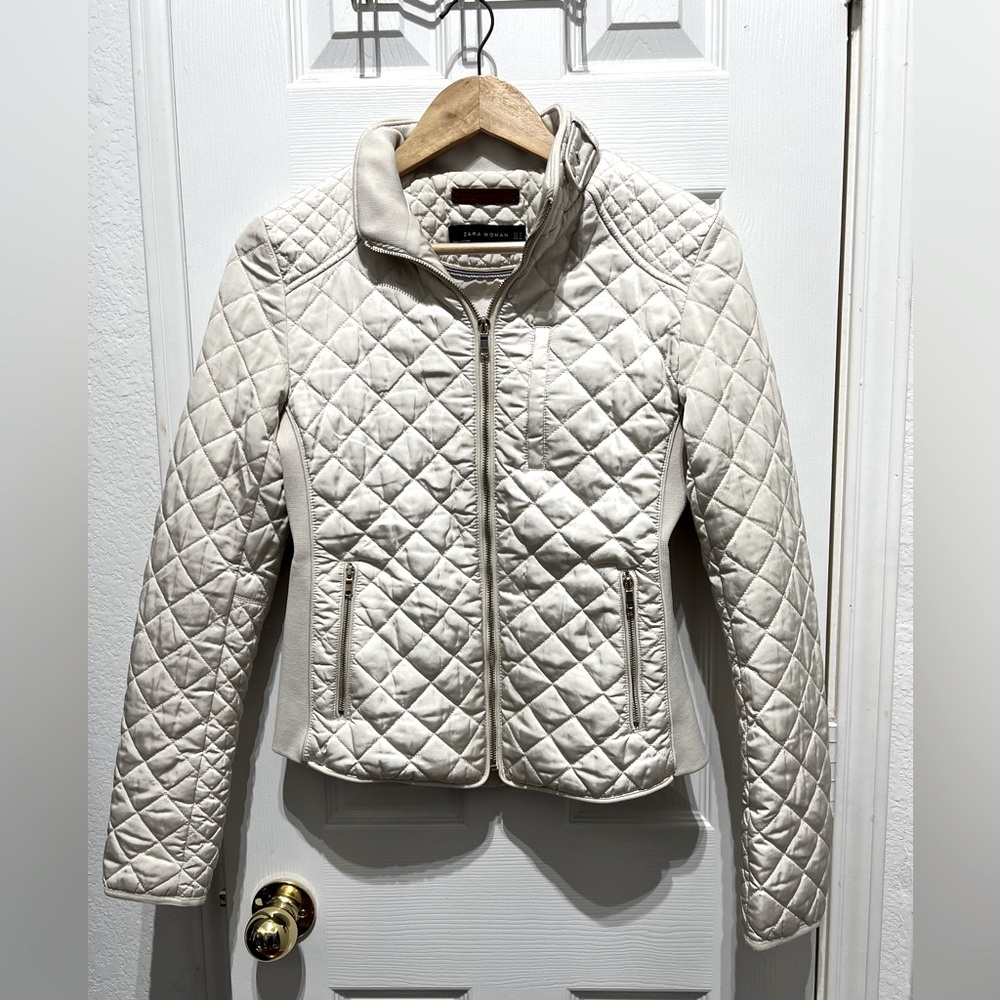 Elegant Zara Women’s Puffer Jacket - Size Medium - Cream